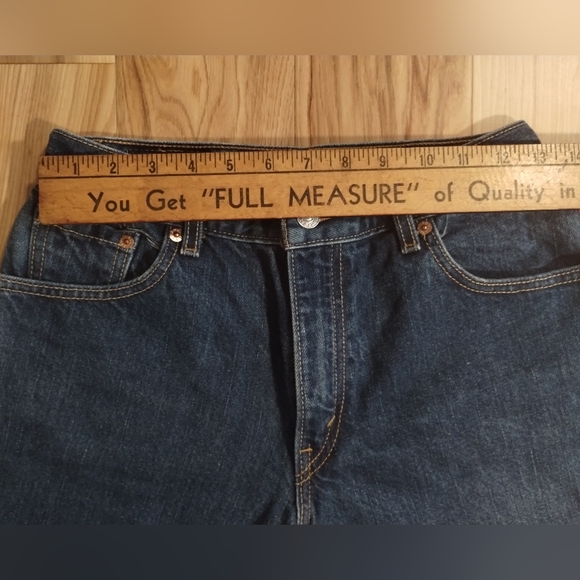 Levi's 550 classic relaxed DIY cut off Jean shorts 6 - Picture 6 of 7